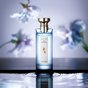 1 EAU PARFUMEE AU THE BLEU